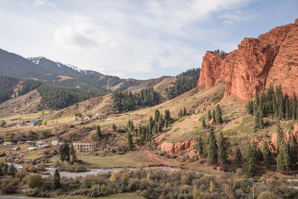 Jeti Oguz, Kyrgyzstan